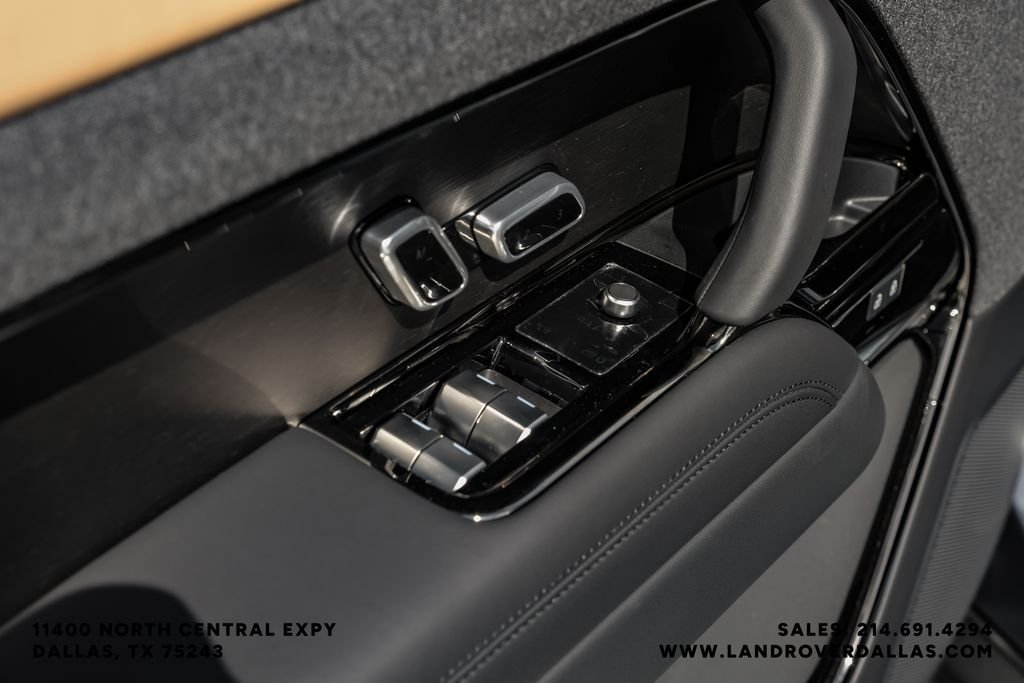 New 2026 Varesine Blue Metallic Land Rover Dynamic SE image 36