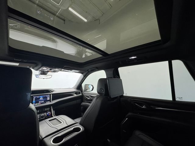 Used 2021 White Frost Tricoat GMC Denali image 43