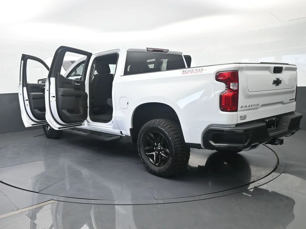 Used 2024 Summit White Chevrolet Custom Trail Boss image 79