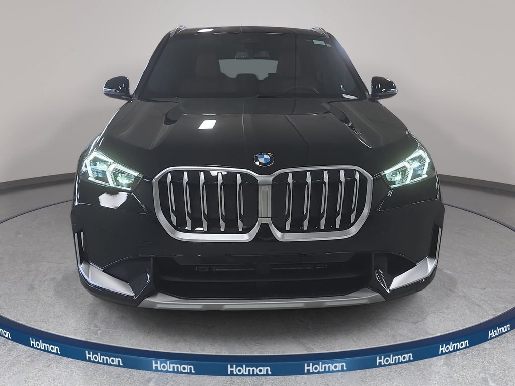 New 2026 Jet Black BMW xDrive28i image 2
