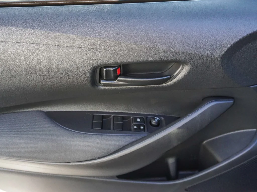 Certified Used 2025  Toyota LE image 18