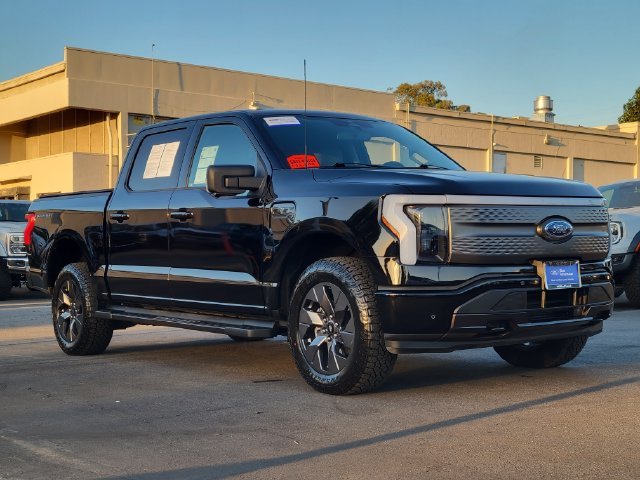 Certified Used 2023 Agate Black Metallic Ford XLT image 35