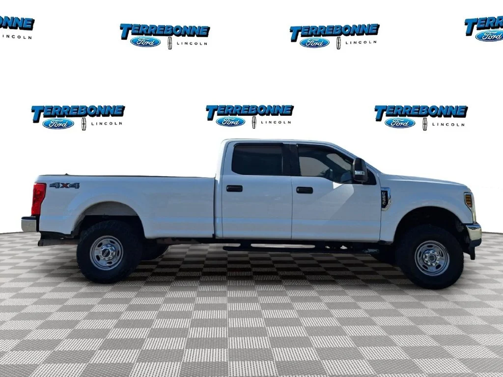 Used 2019 Oxford White Ford XL image 4