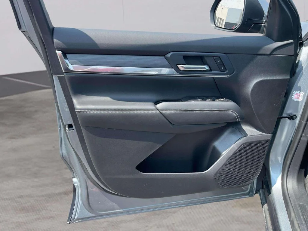 Used 2026 Sterling Metallic GMC Elevation image 17