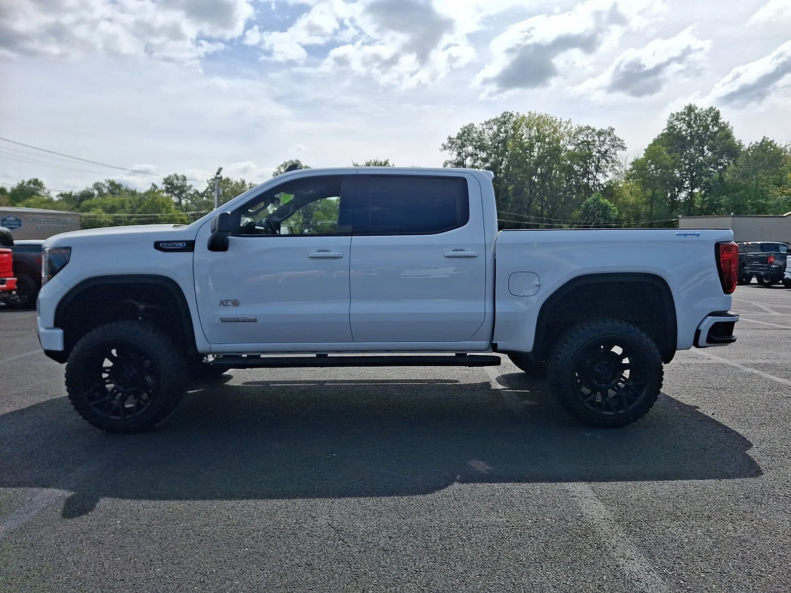 Used 2022 Summit White   Gaz GMC Elevation image 6