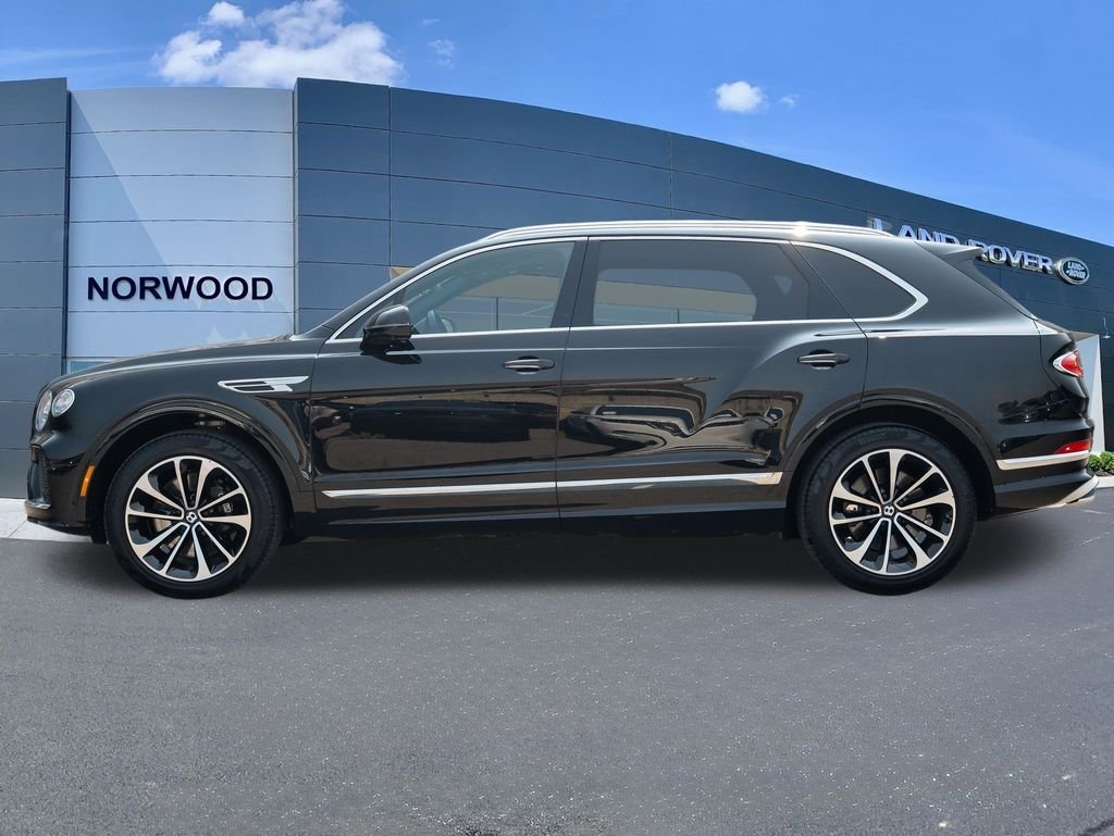 Used 2024 Black Bentley Azure image 7