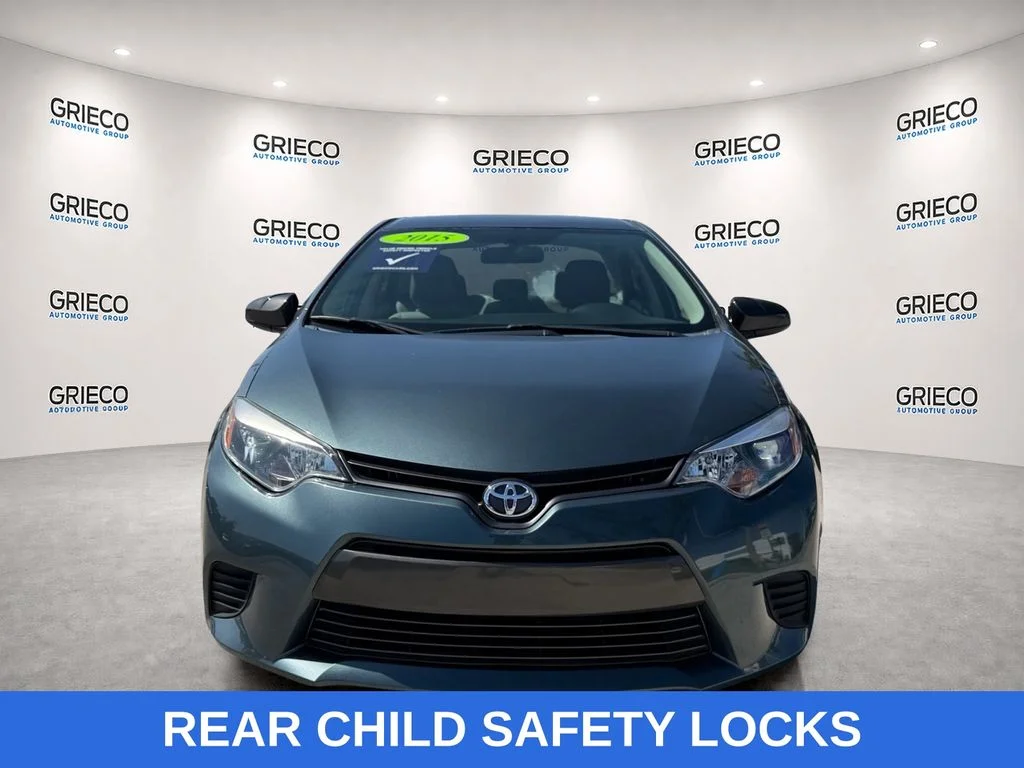 Used 2015 Gray Toyota LE image 2