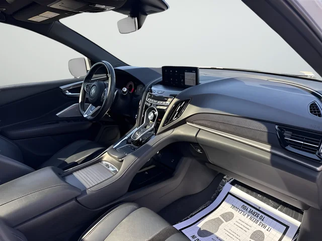 Used 2022 White Acura  image 17