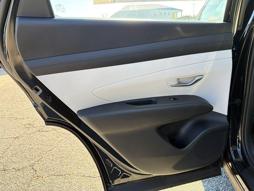 New 2026 Black Hyundai SE FWD image 21