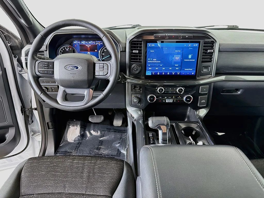 Used 2023 Oxford White Ford XLT image 27