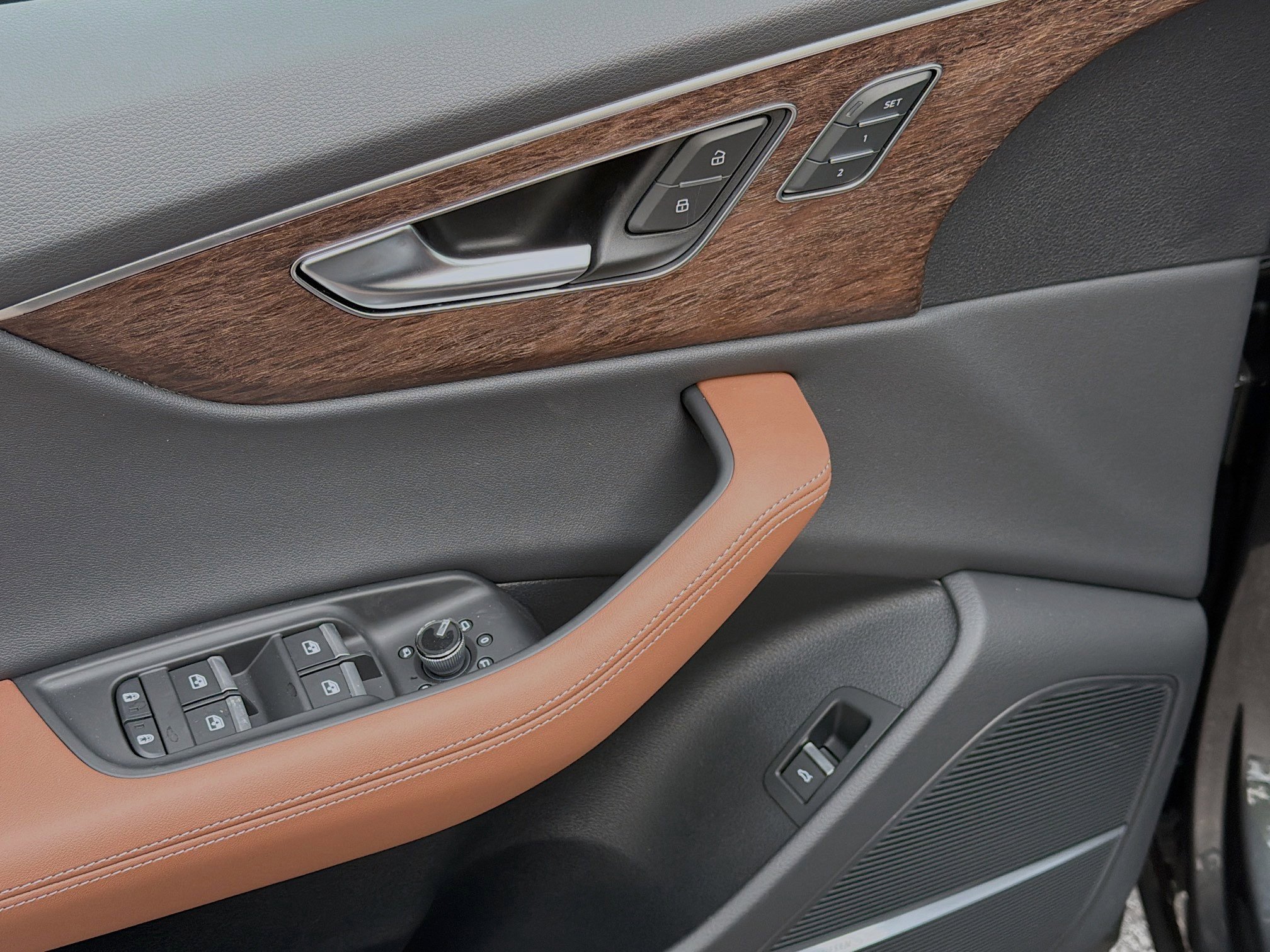 New 2026 Daytona Gray Pearl Effect Audi Premium Plus image 22