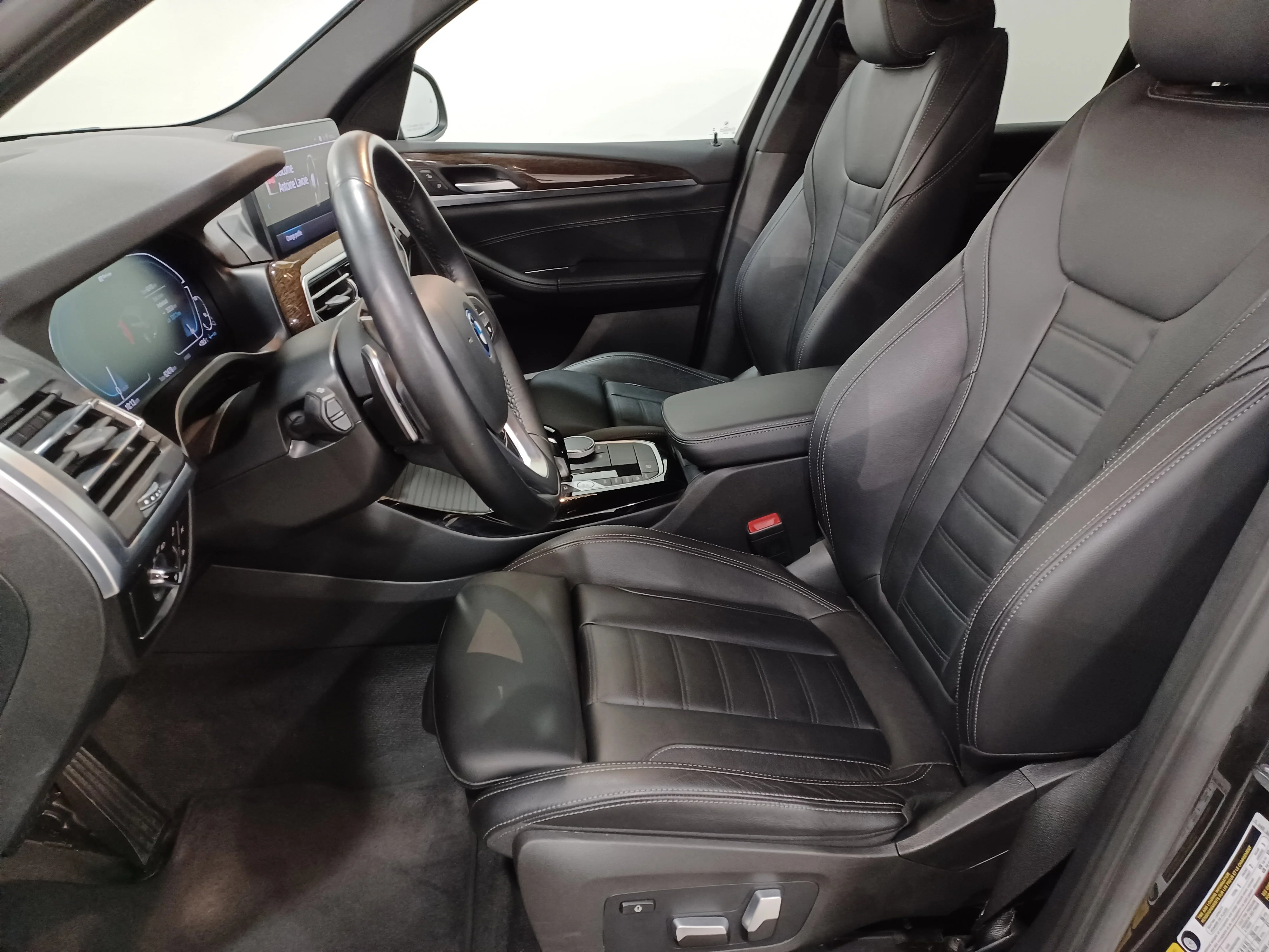 Certified Used 2023 Black Sapphire Metallic BMW xDrive30e Plug-In Hybrid*Nav | Htd Leather | Htd Steering Wheel | Rain Sense Wipers image 10