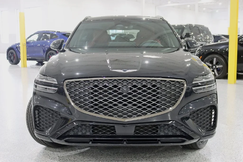 Used 2022 Black Genesis 2.5T image 8