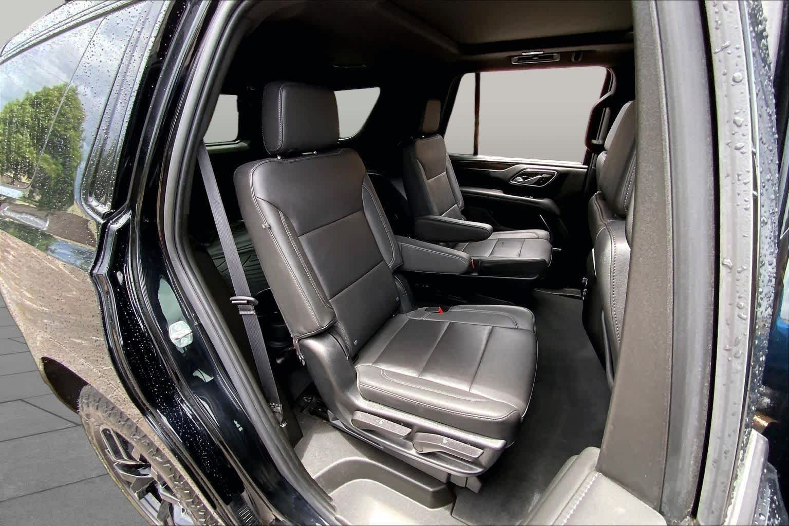 Used 2022 Black Chevrolet Z71 image 21