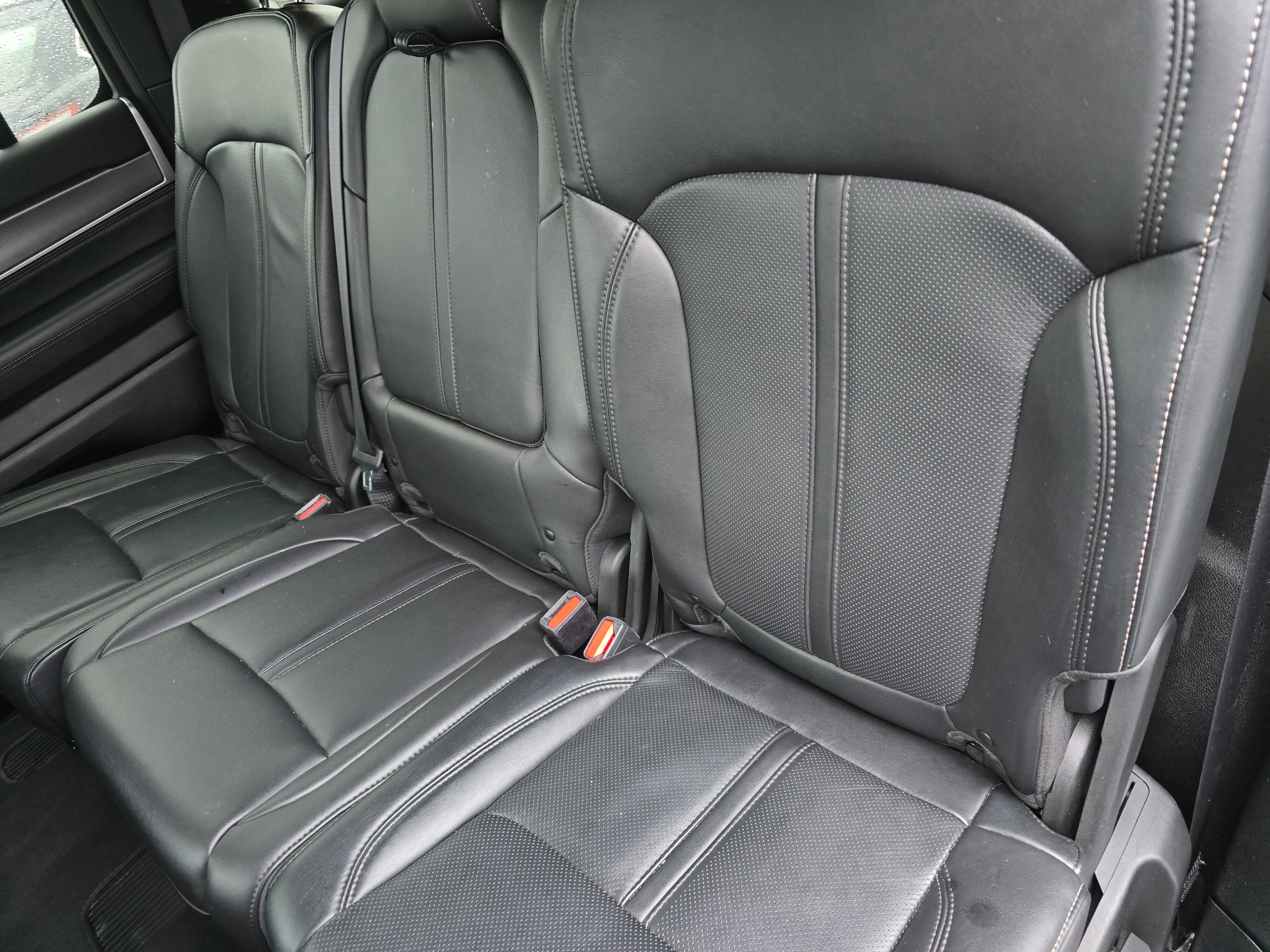 Used 2025  Jeep NA image 17