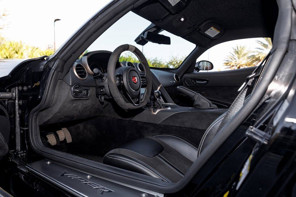 2017 Dodge Viper GTC - Photo 36