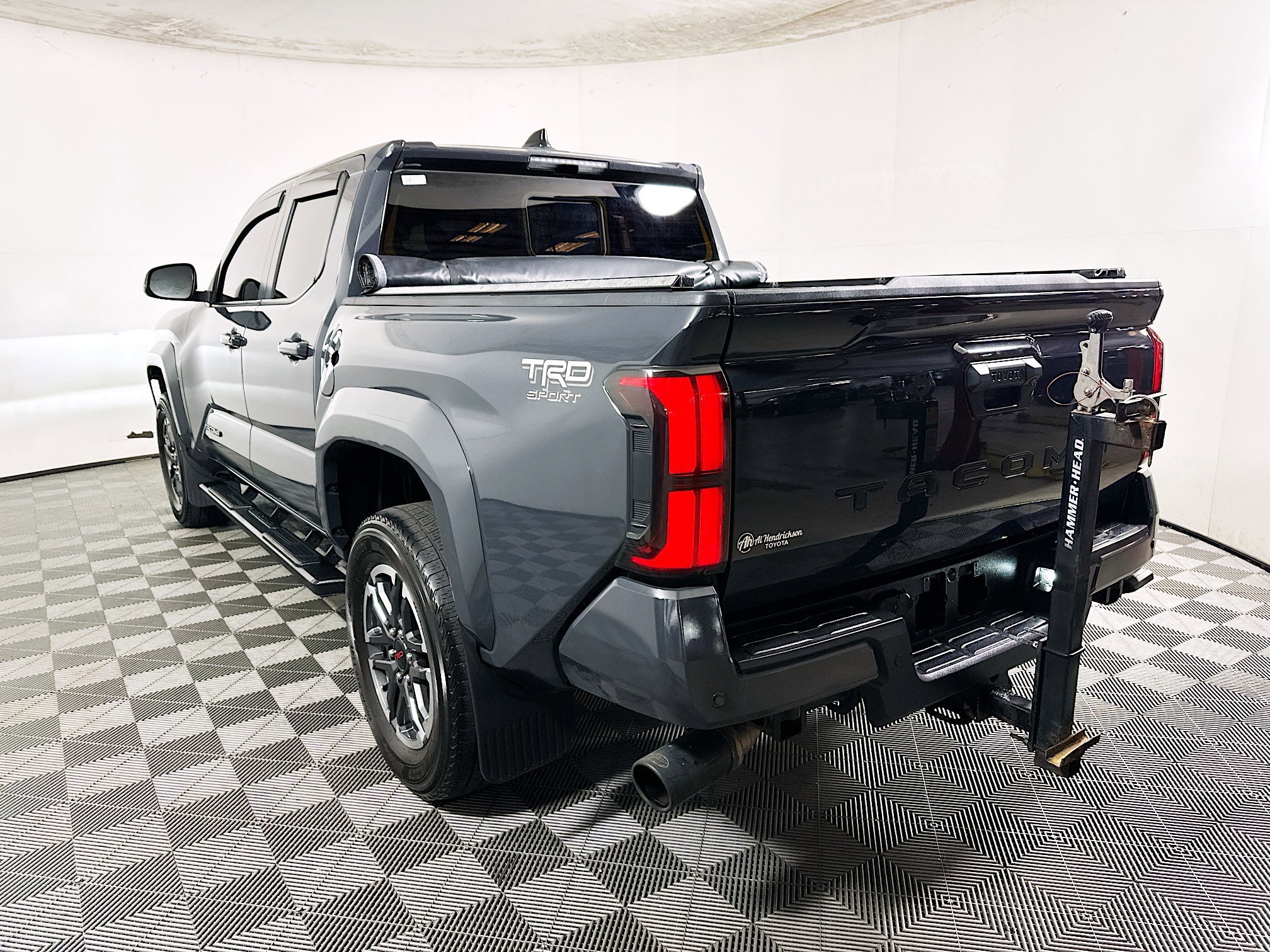 2024 Toyota Tacoma thumbnail 7