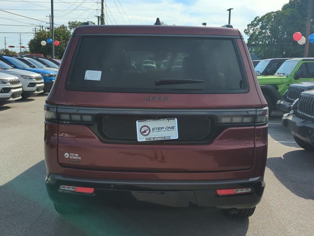 New 2026 Velvet Red Pearl-Coat Exterior Paint Jeep Limited Reserve image 6