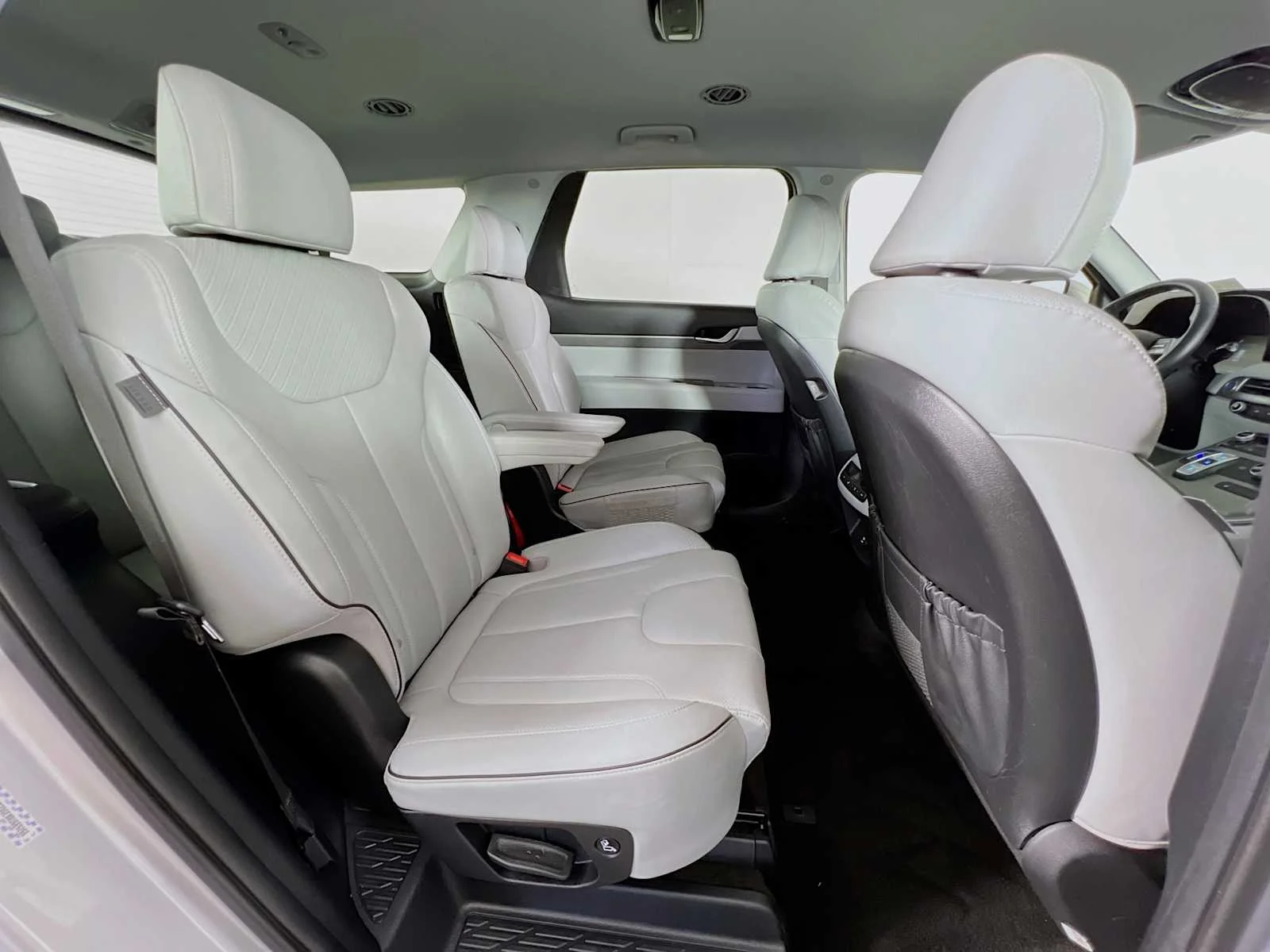 Used 2024 Typhoon Silver Hyundai SEL 7P image 29