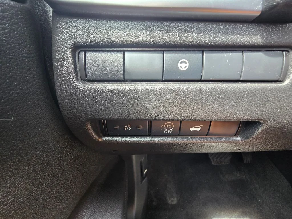 Used 2024 Gray Nissan SV image 20