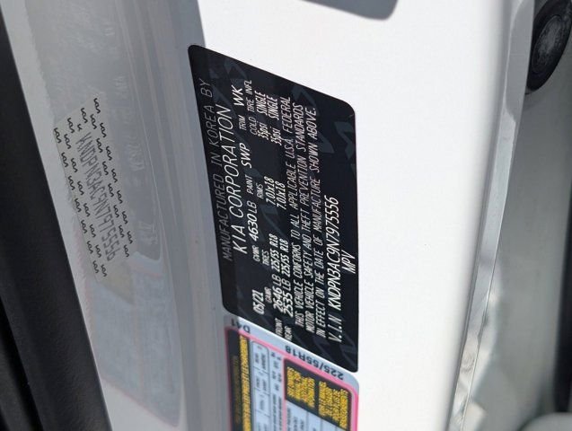 Used 2022 White Kia EX image 44