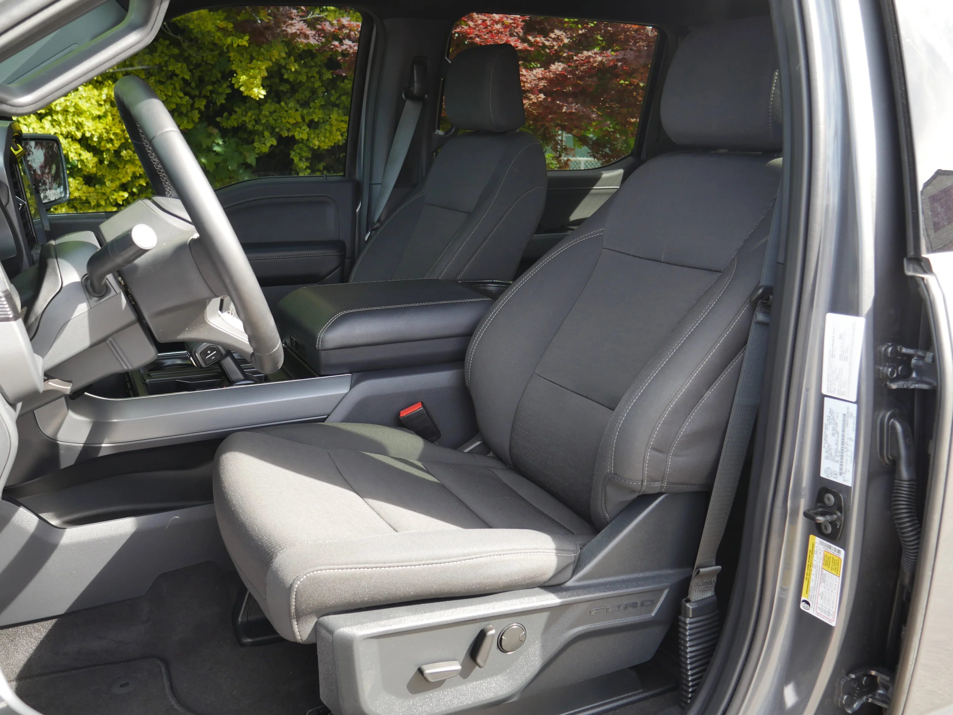 Certified Used 2025 Carbonized Gray Metallic Ford XLT image 36