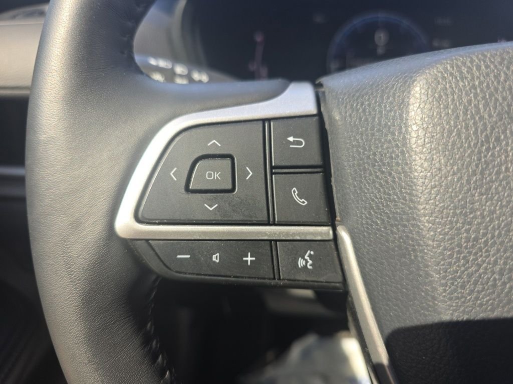 Used 2025 Red Toyota XLE image 24