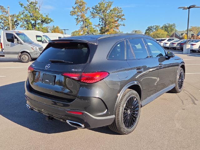 New 2027 Graphite Grey Metallic Mercedes-Benz GLC300 image 3