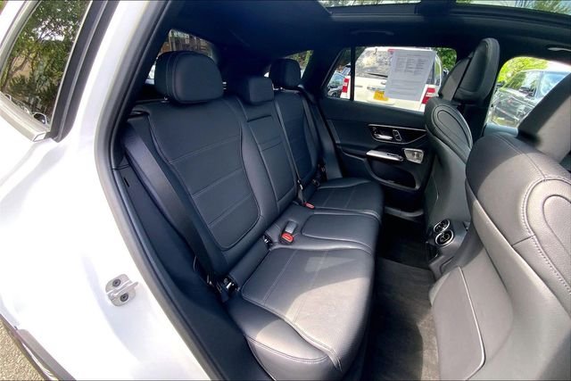 Used 2026 White Mercedes-Benz GLC 300 image 16
