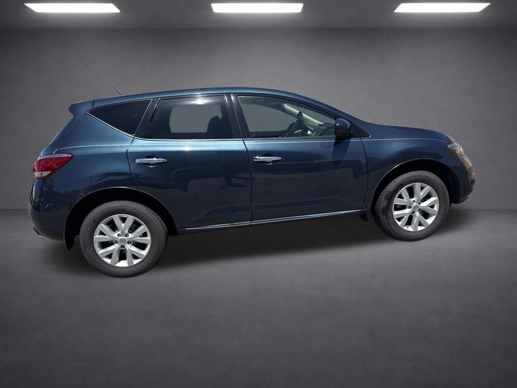 Used 2013 Blue Nissan S image 15