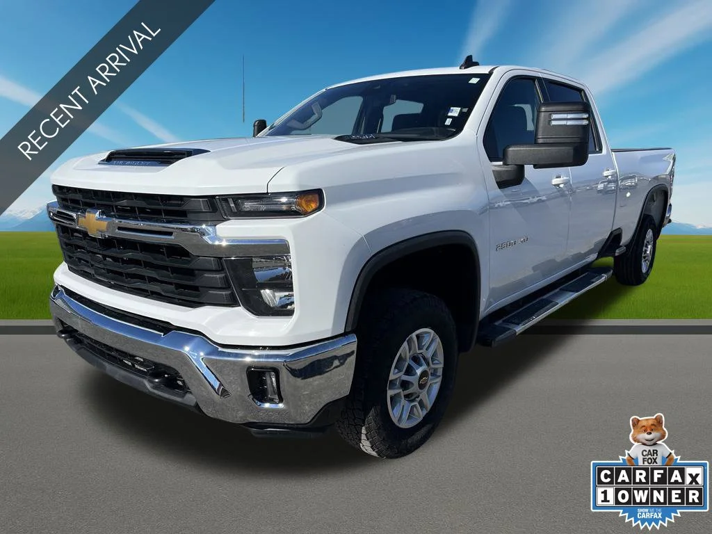 Used 2025 Summit White Chevrolet LT image 1