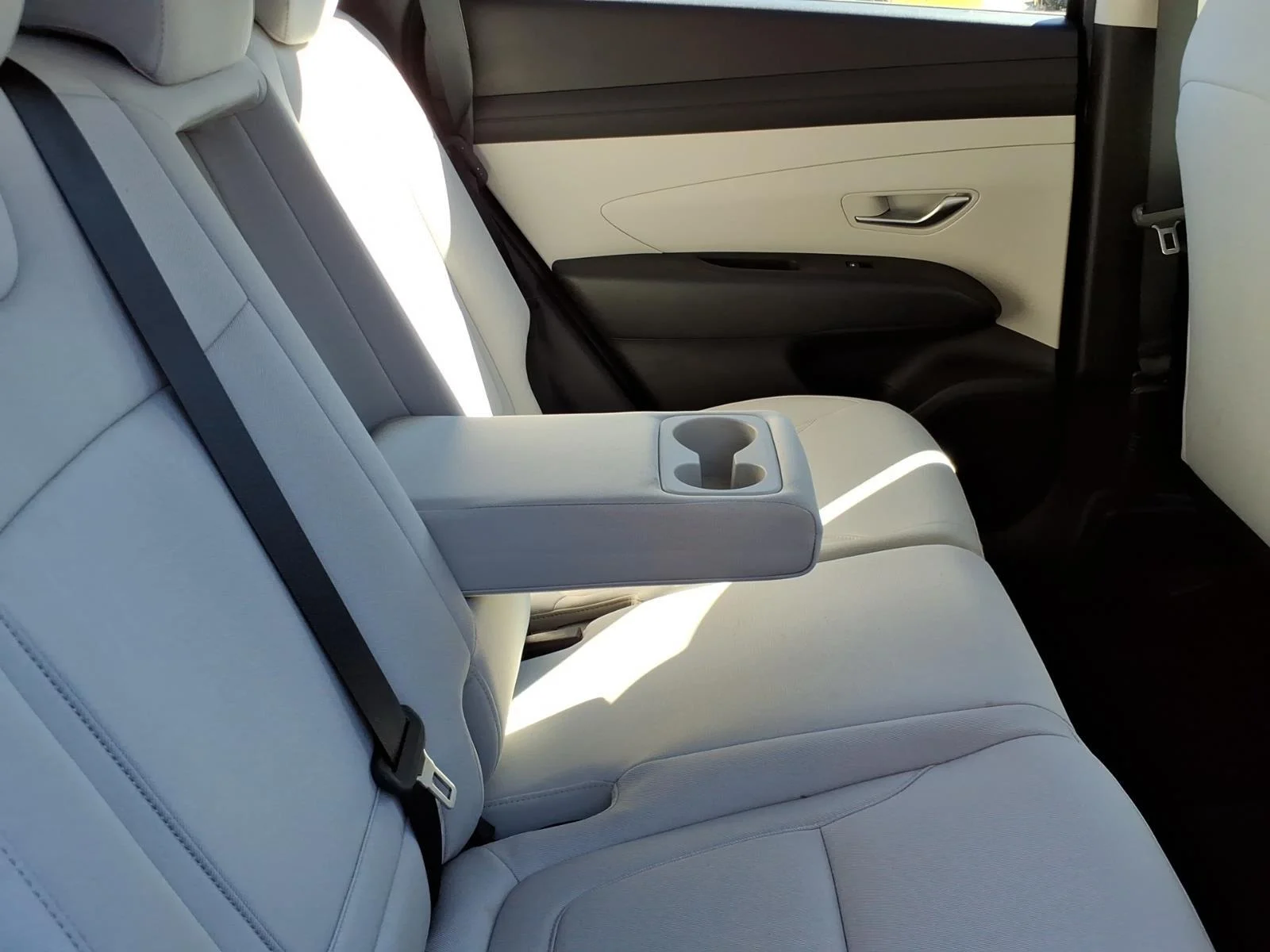 Certified Used 2025 Rockwood Green Hyundai SE image 26