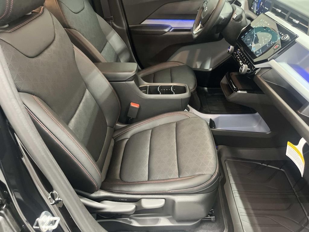 2027 Chevrolet Bolt RS - Photo 29