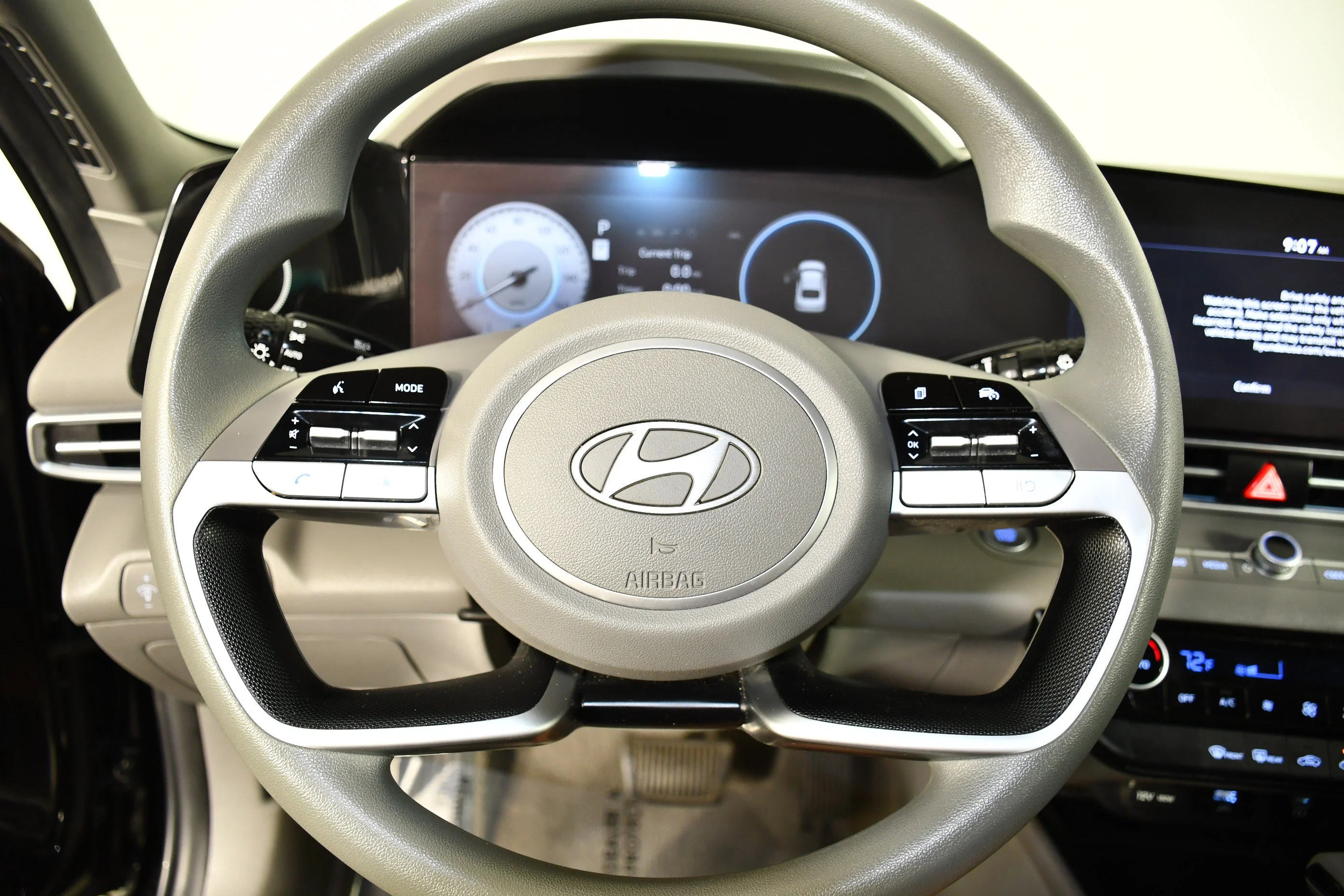 Used 2024 Abyss Black Hyundai SEL image 19