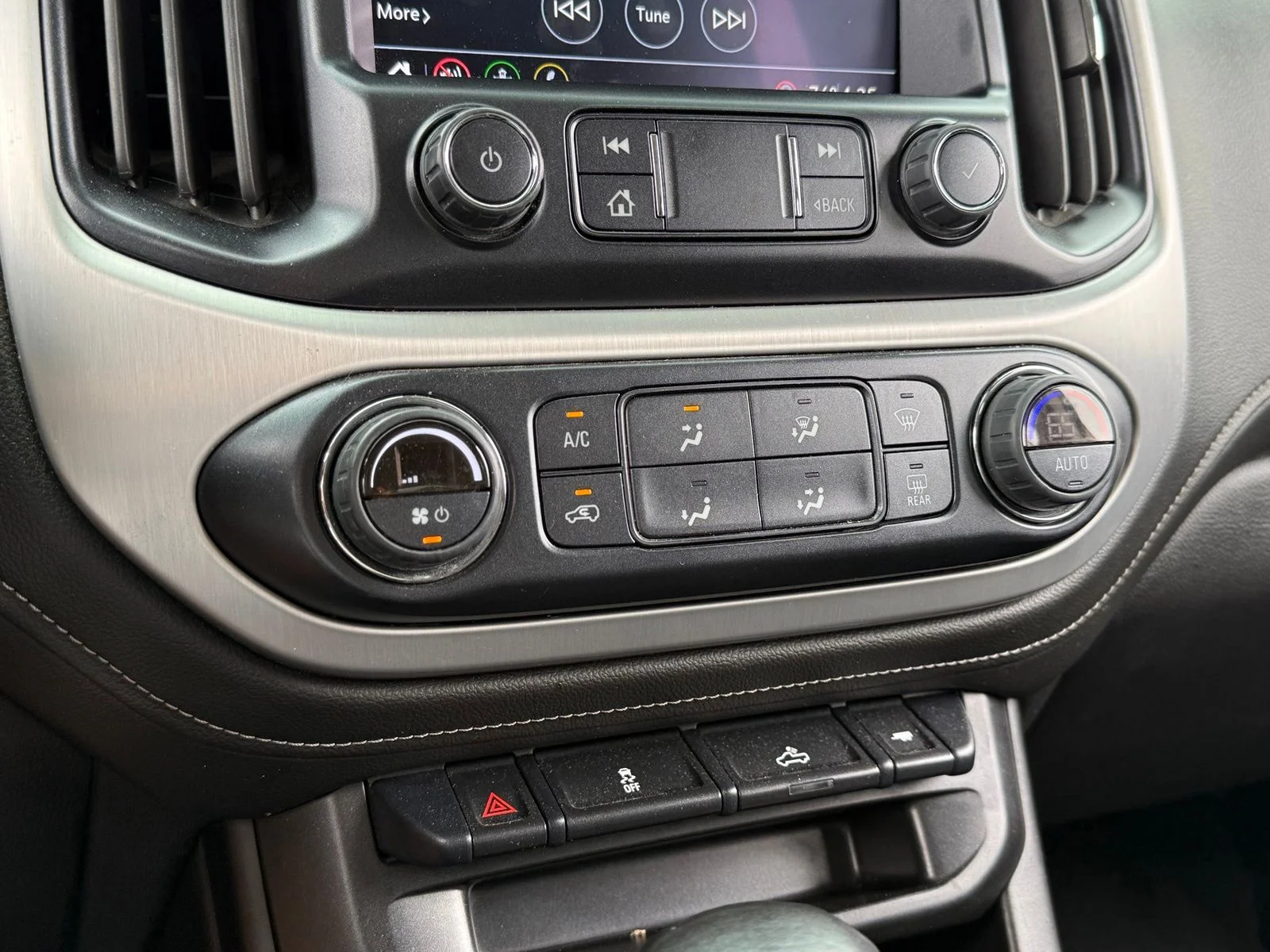 Used 2022 Beige GMC Elevation image 25