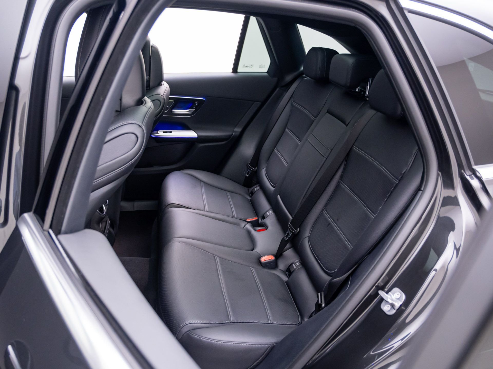 New 2027 Graphite Grey Metallic Mercedes-Benz GLC 300 image 18