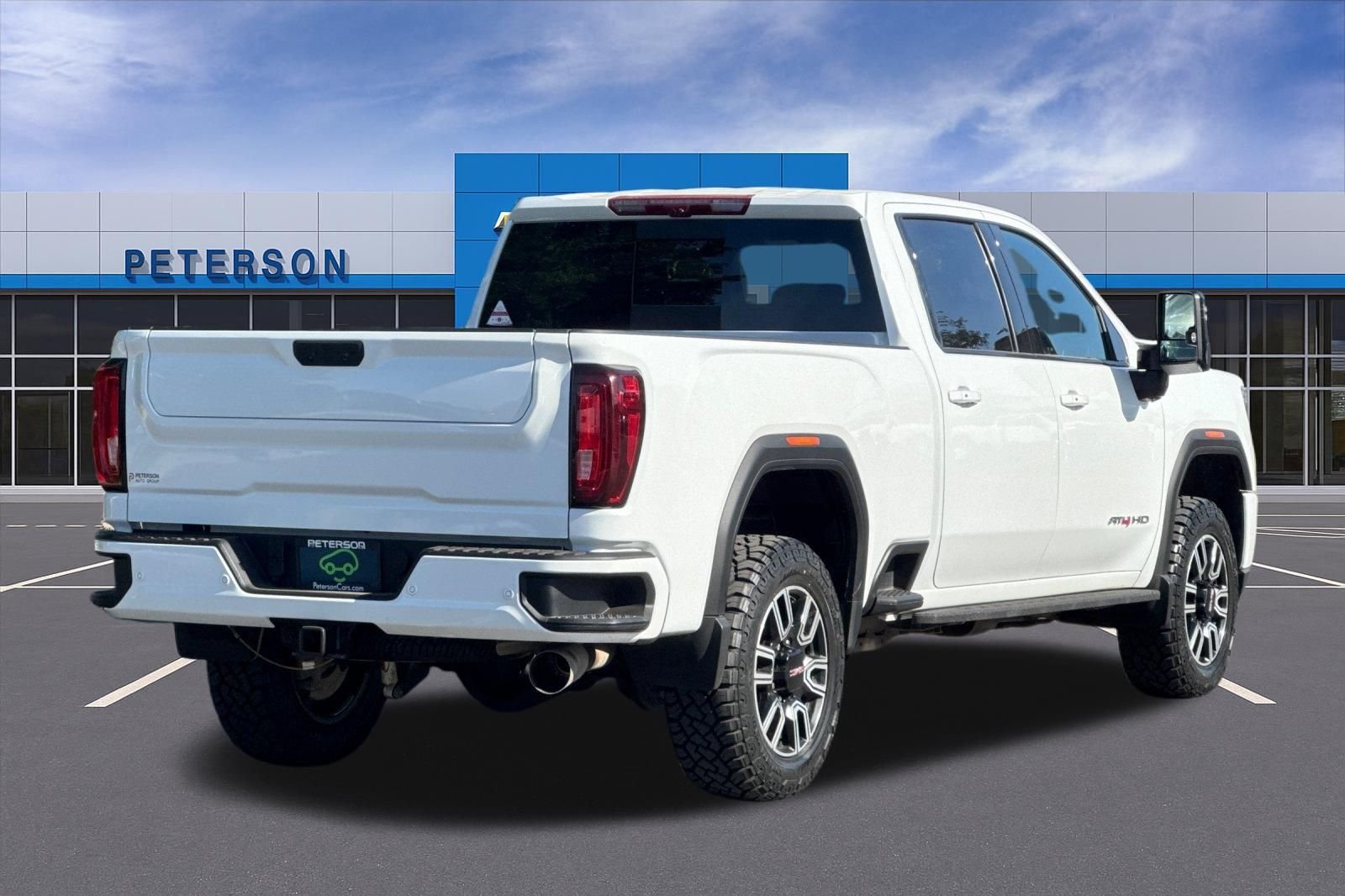 Used 2022 White GMC AT4 image 4