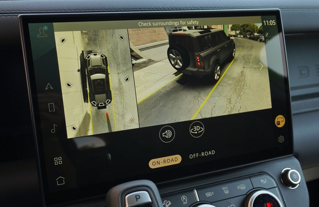 Used 2026 Green Land Rover S image 23