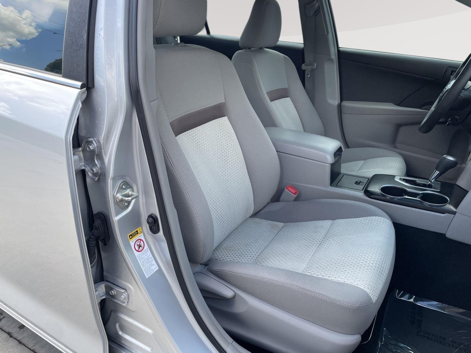 Used 2014 Classic Silver Metallic Toyota LE image 26