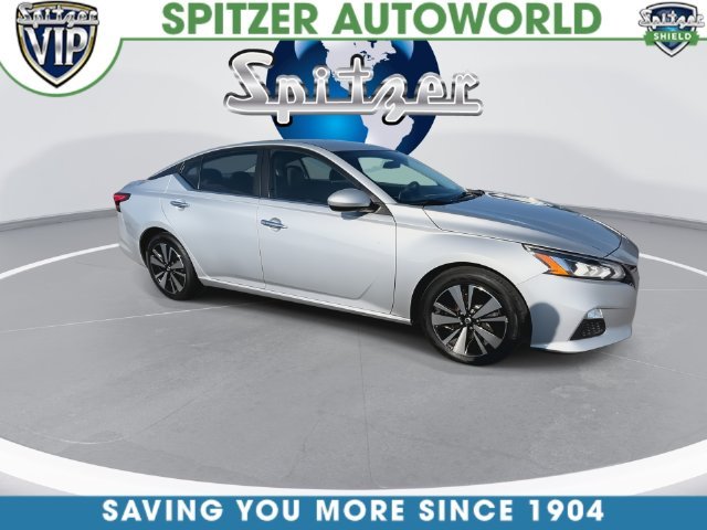 Used 2021 Silver Nissan 2.5 SV image 3