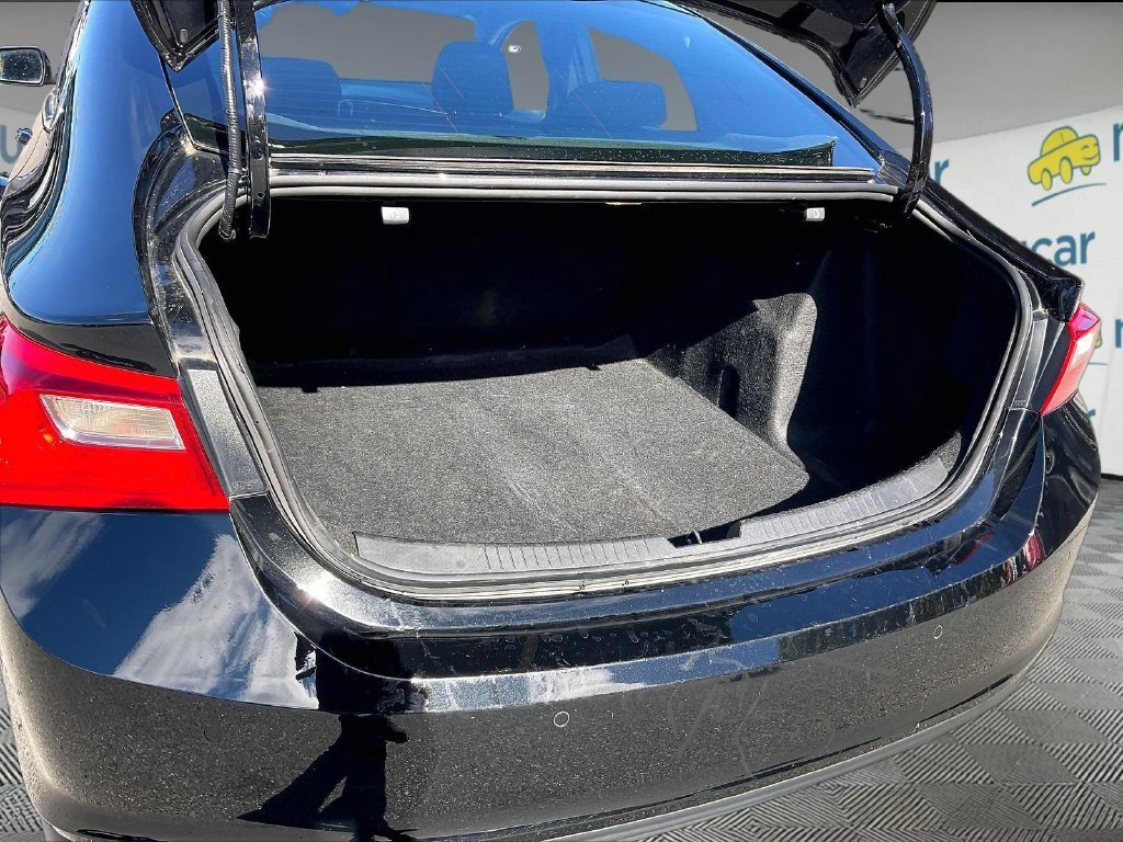Used 2025 Mosaic Black Metallic Chevrolet LT image 34