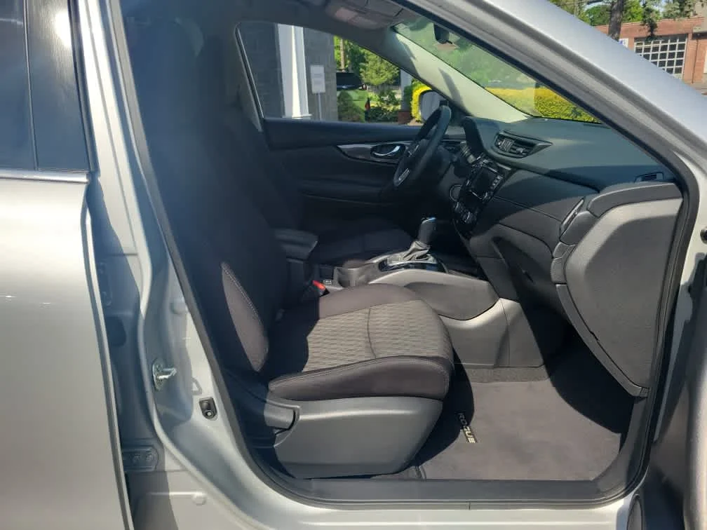 Used 2018 Brilliant Silver Nissan SV image 23
