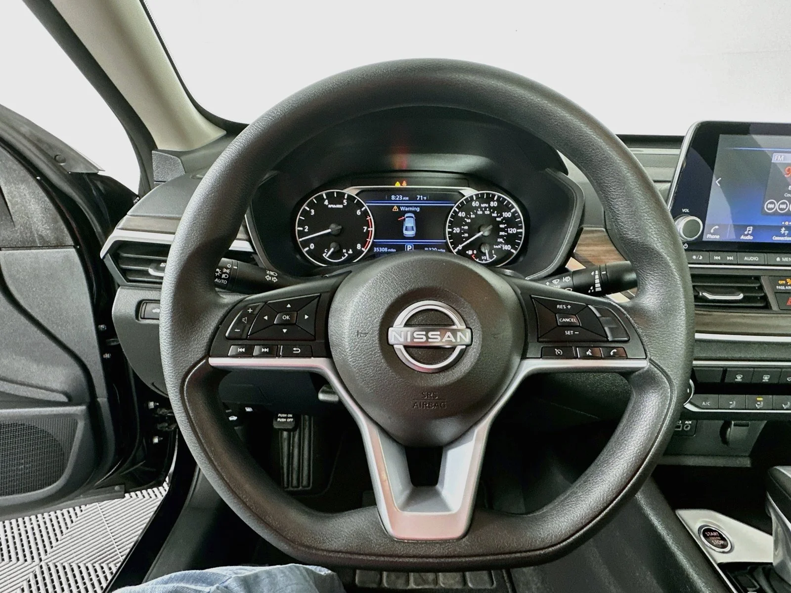 Used 2025 Super Black Clearcoat Nissan 2.5 SV image 11