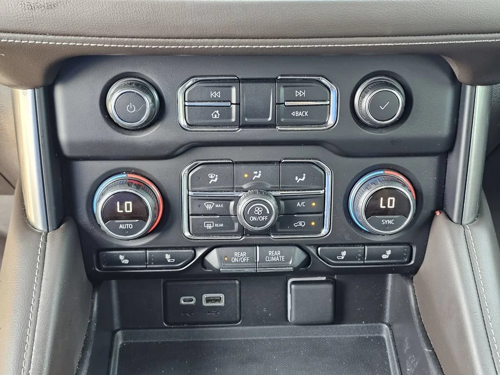 Used 2021 BLACK Chevrolet LT image 28