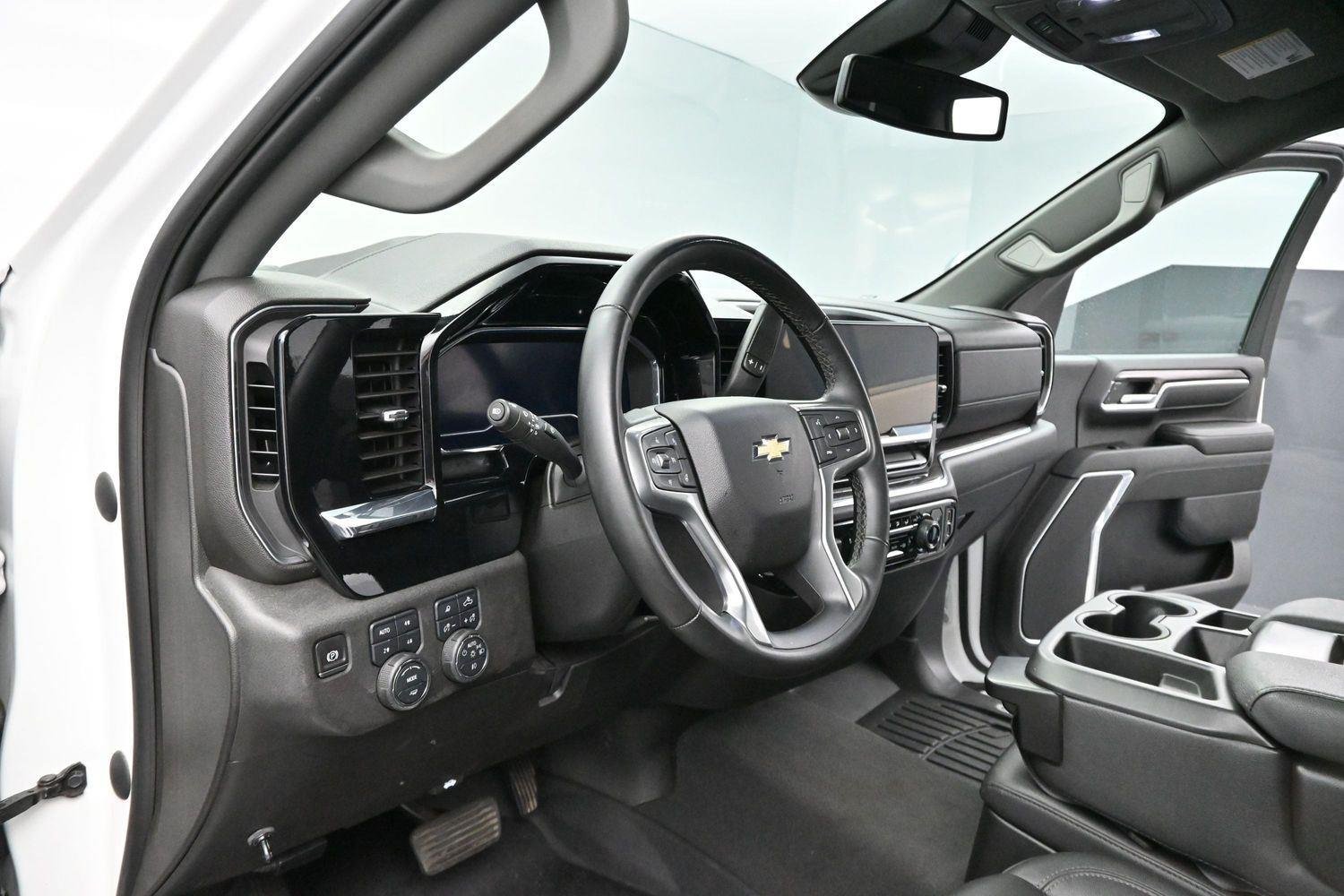 Used 2024 Summit White Chevrolet LTZ image 13