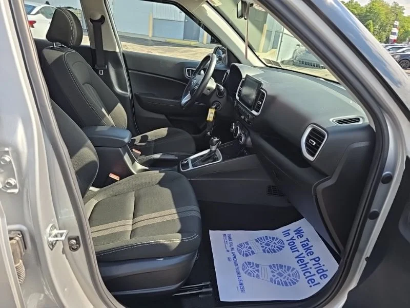 Used 2022 Silver Hyundai SEL image 30