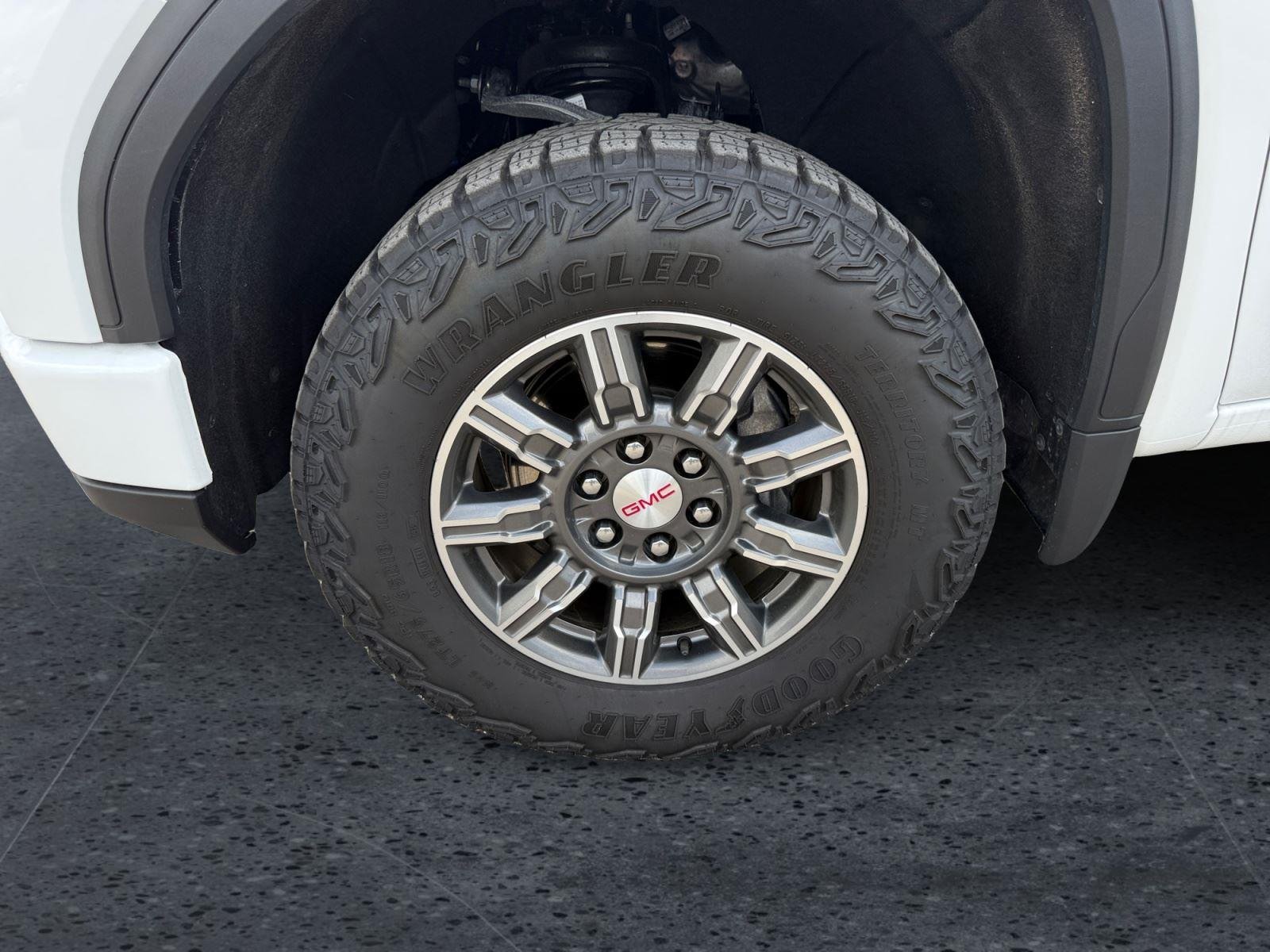 Used 2025 Summit White GMC AT4 image 9