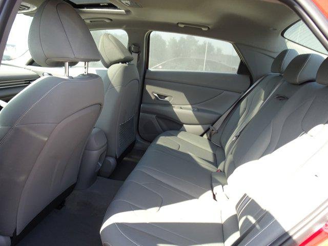 2025 Hyundai Elantra SEL - Photo 12