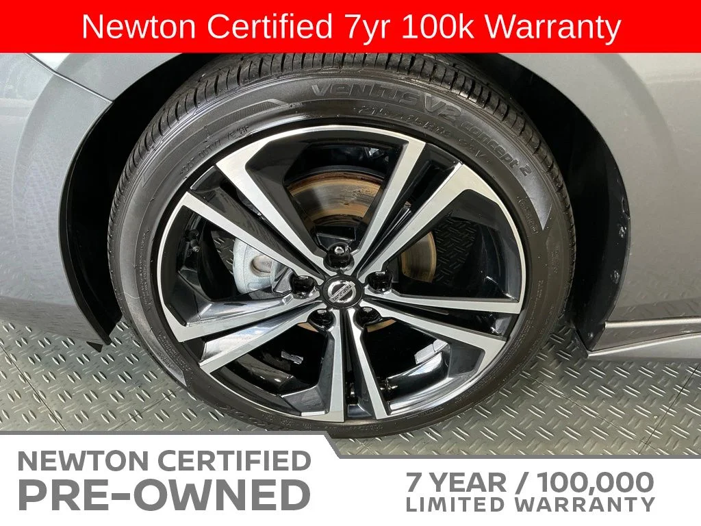 Certified Used 2022 Gun Metallic/Super Black Nissan SR image 43