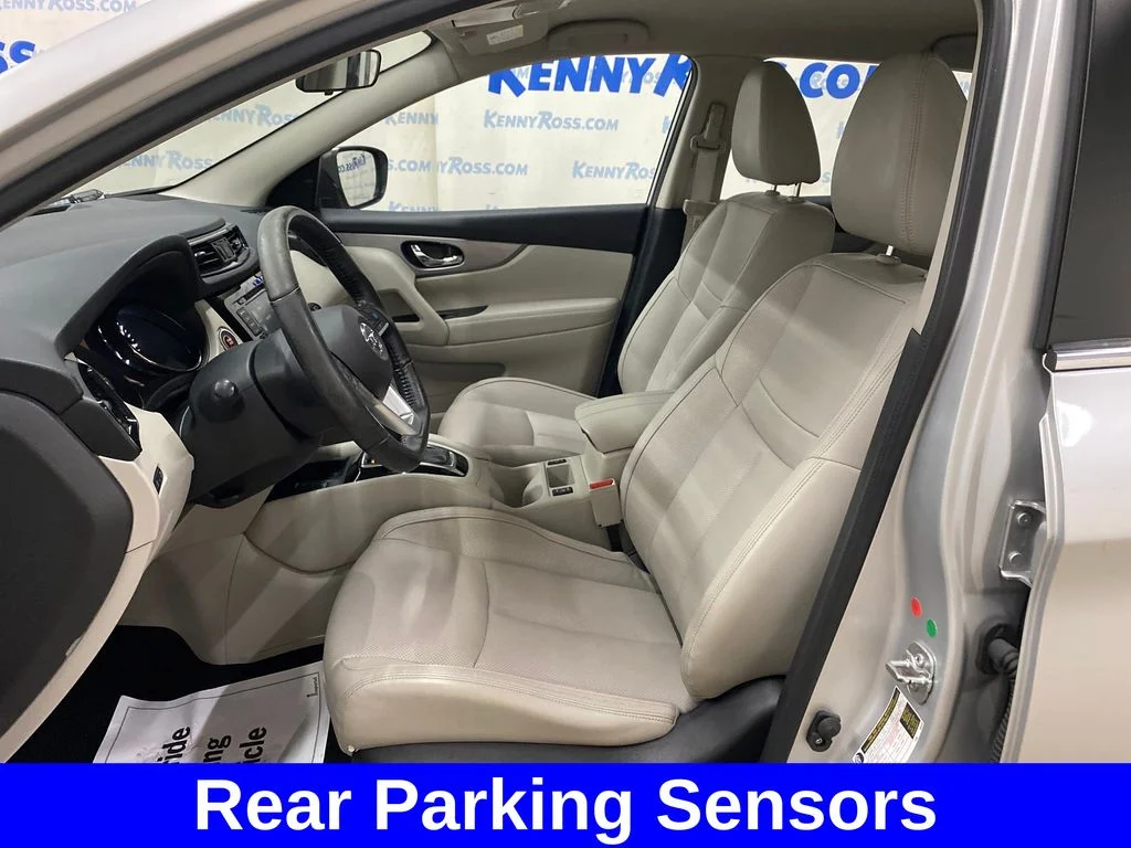 Used 2020 Silver Nissan SL image 7